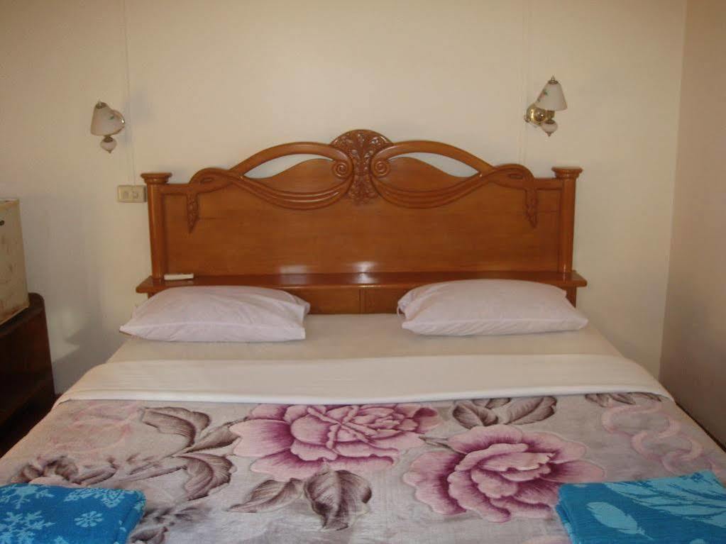 Golden Myanmar Guest House Nyaung-U Extérieur photo